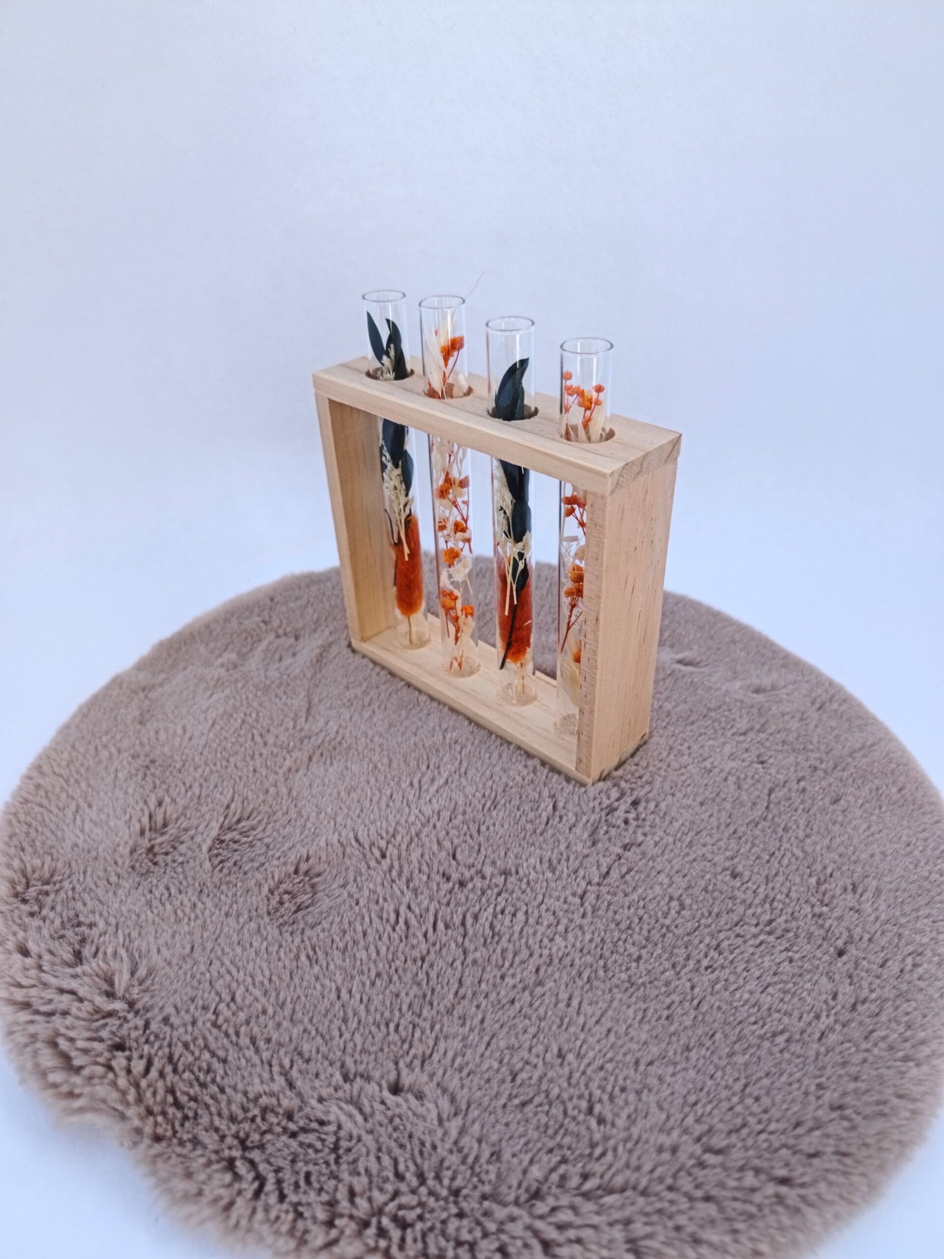 Support bois avec ses petites fioles décorées – Image 2