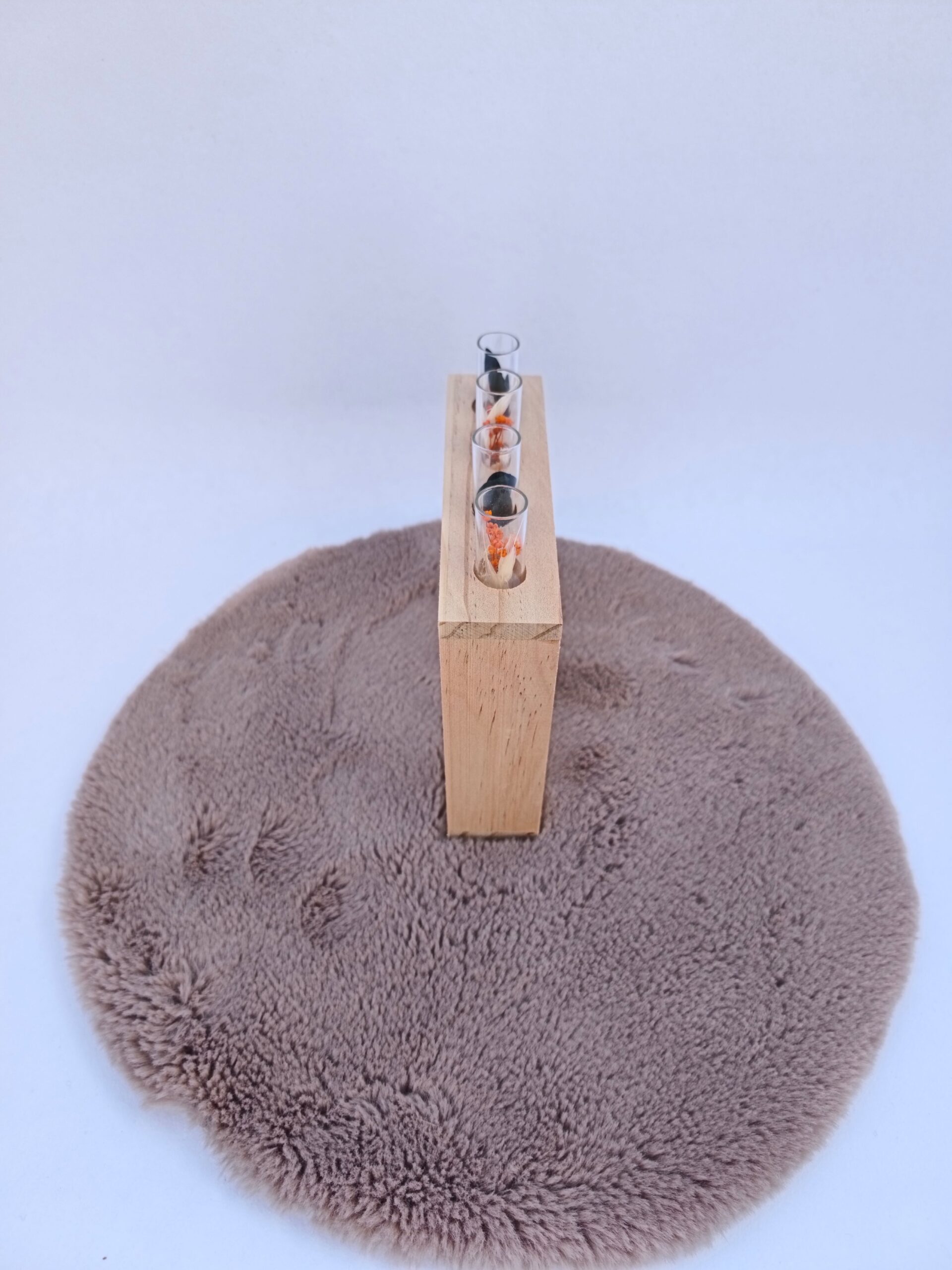 Support bois avec ses petites fioles décorées – Image 3