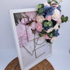 Cadre décoratif floral « LOVE »