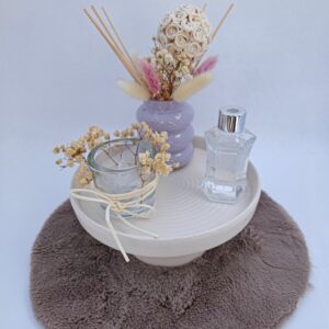 Beau plateau résine et son diffuseur de parfum